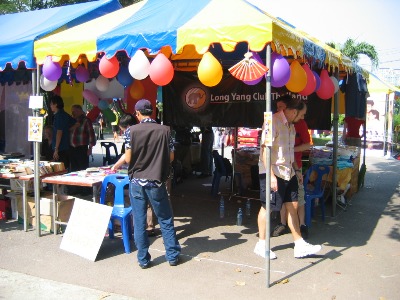 03-booth-lyc_small.jpg